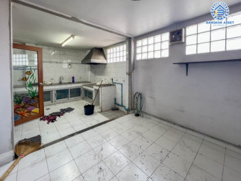 *****บ้านแฝดมือสองย่านกรุงเทพฯ ม.101การ์เด้นวิลล์  ลาดพร้าว101 เนื้อที่กว้าง 41 ตร.ว. ฟังก์ชัน 3 ห้องนอน 4 ห้องน้ำ ที่จอดรถ 2 คัน บ้านแฝดทำเลเมือง พื้นที่ใช้สอยเยอะ ตั้งบนทำเลแห่งการเดินทาง ใกล้รถไฟฟ้าสายสีน้ำเงิน "สถานีลาดพร้าว" และทางด่วน "ฉลองรัช"